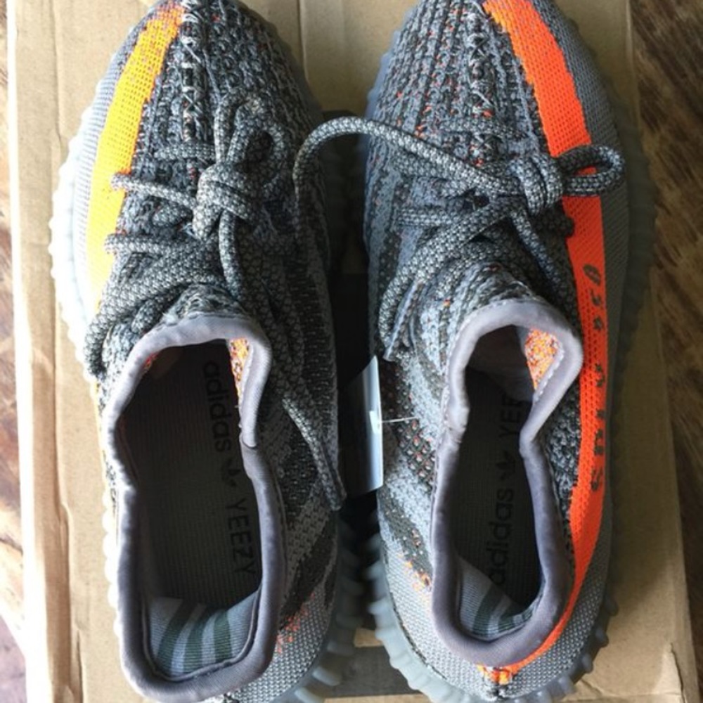 Yeezy Boost 350 V2 Belugas Size 5 women’s